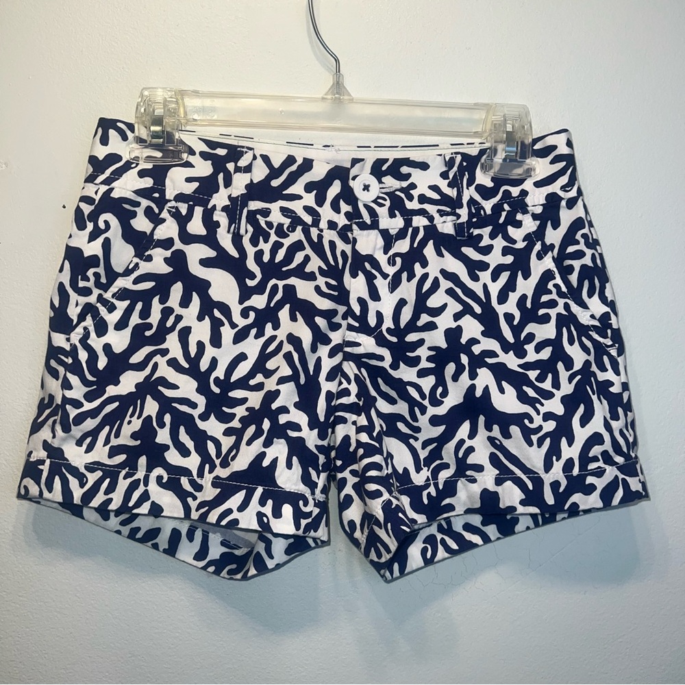 Lilly Pulitzer Blue Coral Print Callahan Shorts Tropical Sz 00 Zip Up Pockets